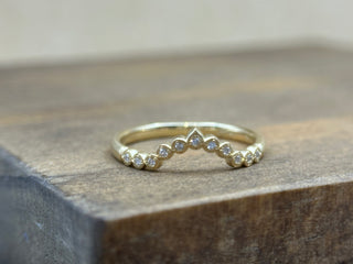 Pointed River Rocks Nesting Band