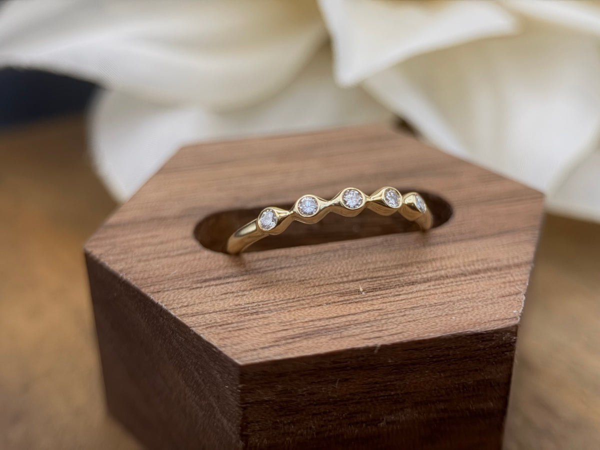 Dew Drop Diamond Band