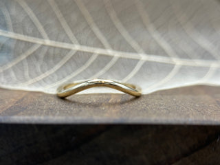 14k Contour Band