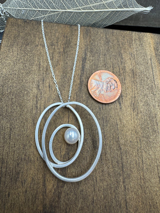 Oval Swirl Pendant with Pearl